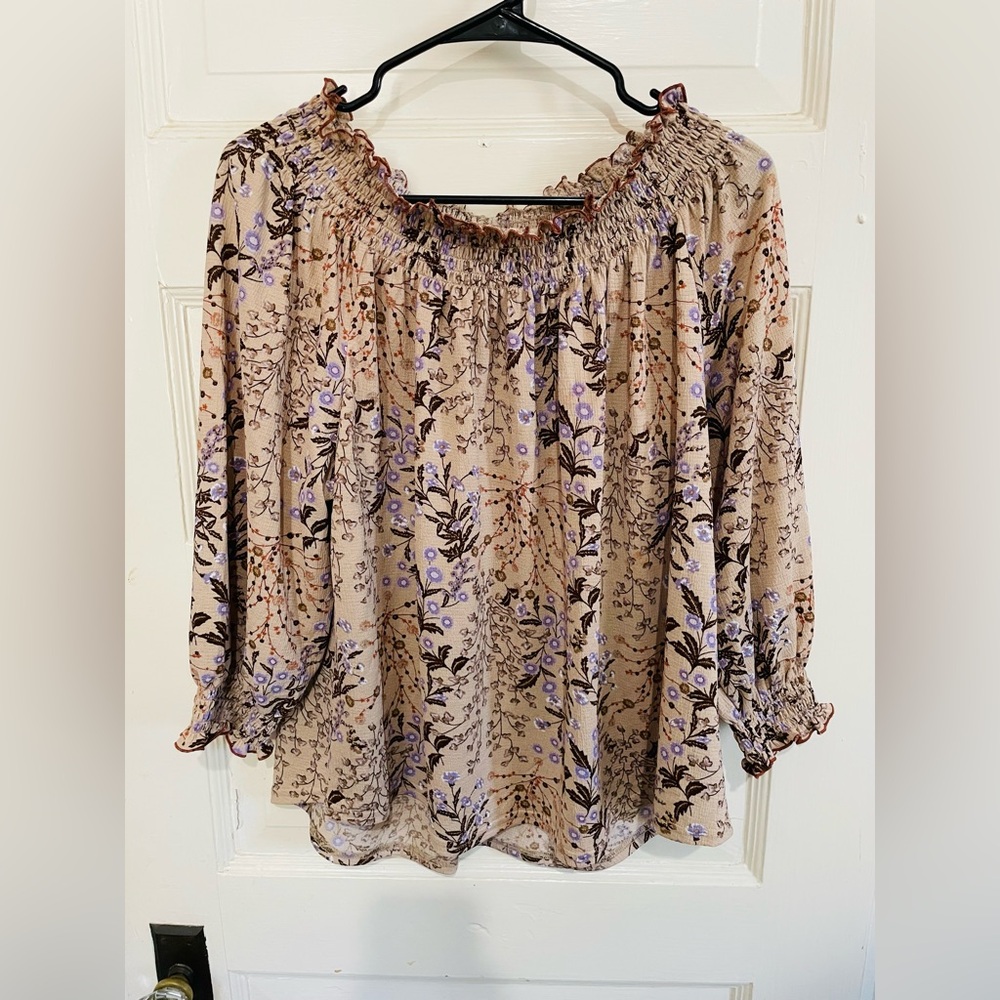 MELLODAY Floral Blouse in Lavender and Beige Anthropologie, Medium